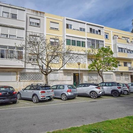 Cozy And Sunny Family Apartment Lisbon Exterior photo