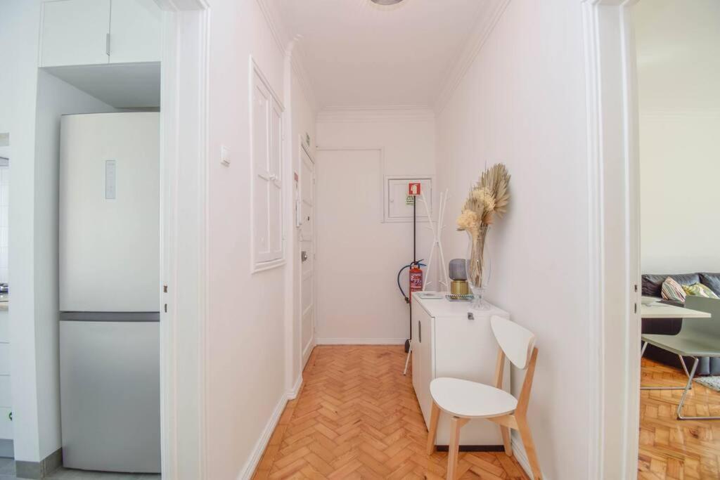 Cozy And Sunny Family Apartment Lisbon Exterior photo