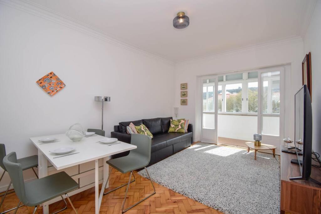 Cozy And Sunny Family Apartment Lisbon Exterior photo